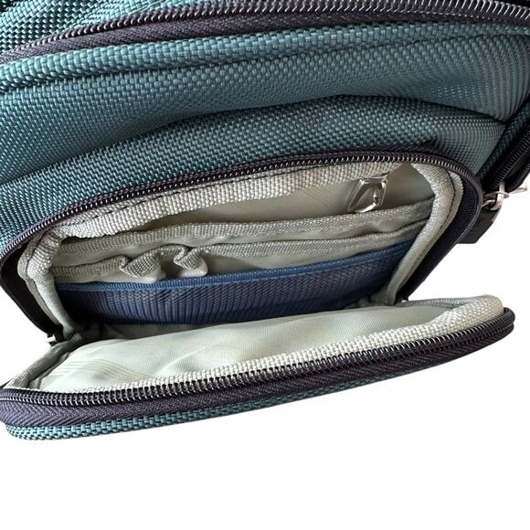 Ricardo Beverly Hills Luggage Canvas Shoulder Carry On Bag - Picture 7 of 14